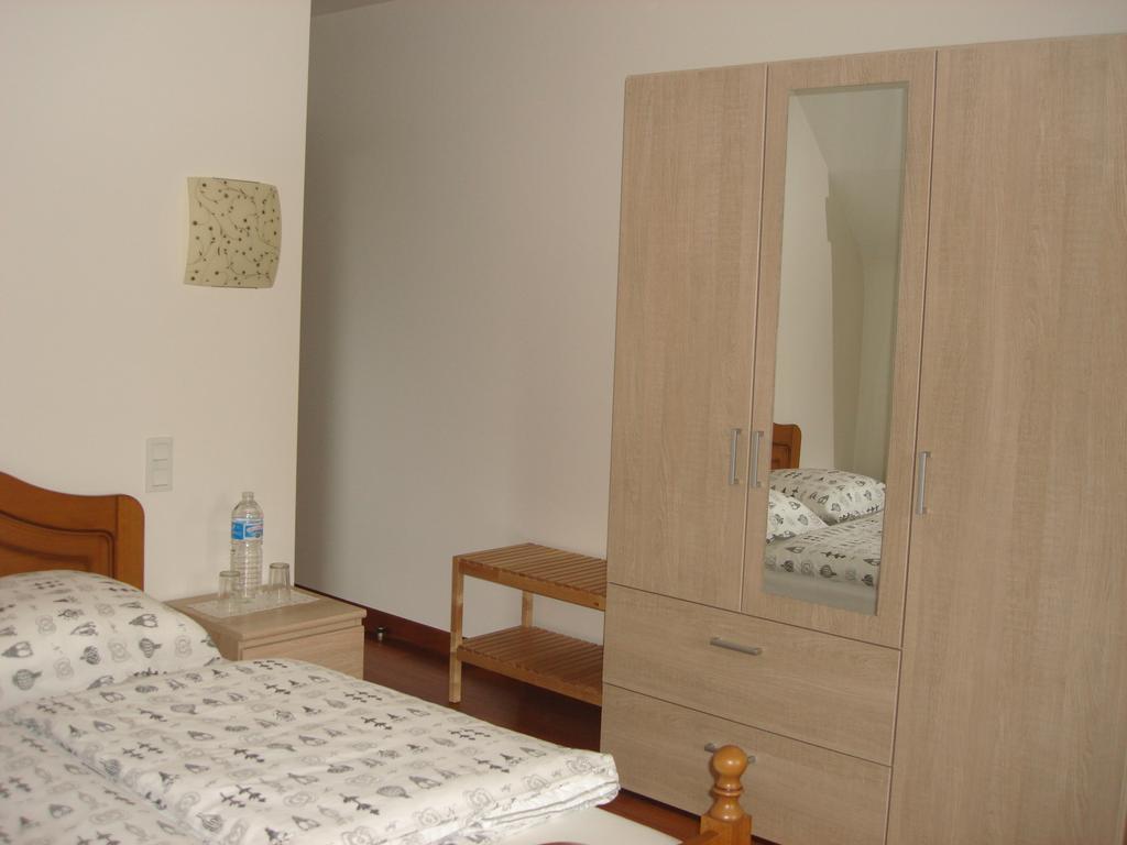Deluxe Double Room Shower