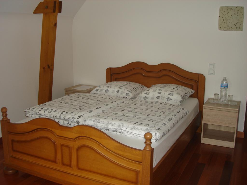 Deluxe Double Room Shower