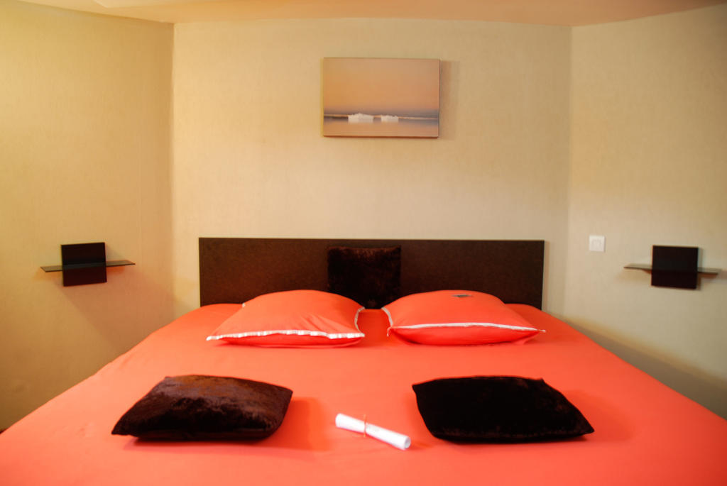 Double Room,247385689:JPEG
