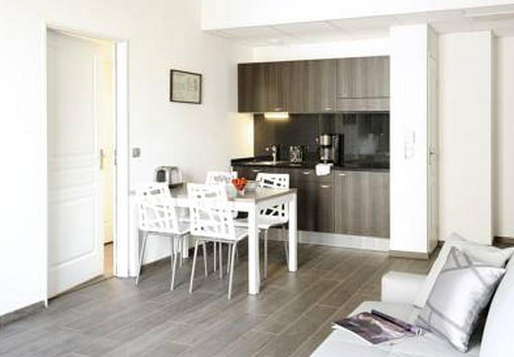 One-Bedroom Apartment (4 Adults),1208428030:JPEG