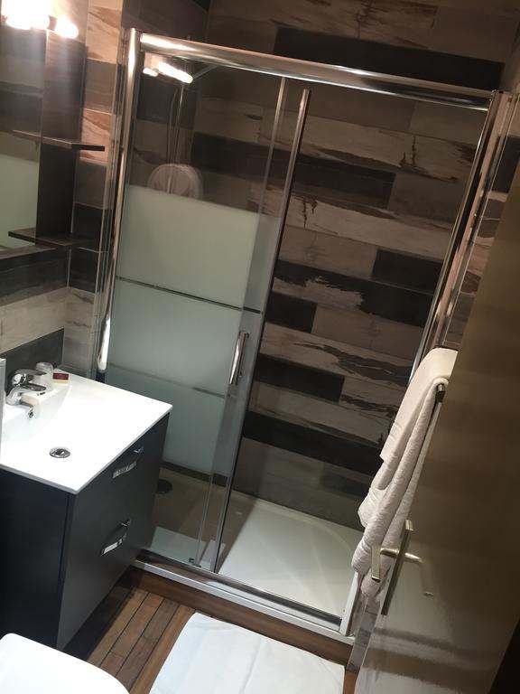 Standard Double Room,723944158:JPEG