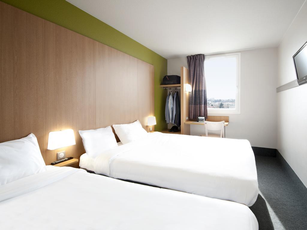 Chambre Quadruple - Accessible aux Personnes à Mobilité Réduite