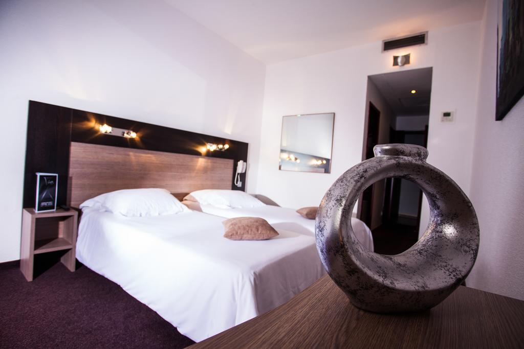 Standard Single Room,323429824:JPEG