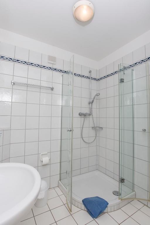 Three-Bedroom Apartment Terrace,1599658884:JPEG