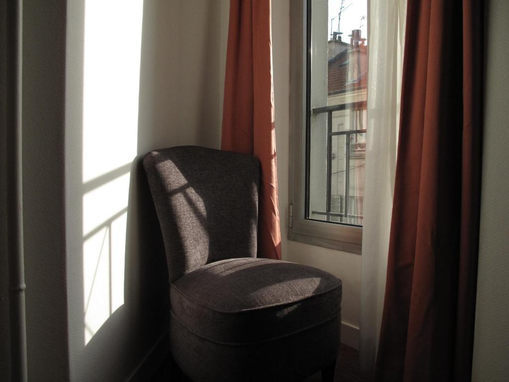 Quarto com Cama de Casal ou 2 de Solteiro