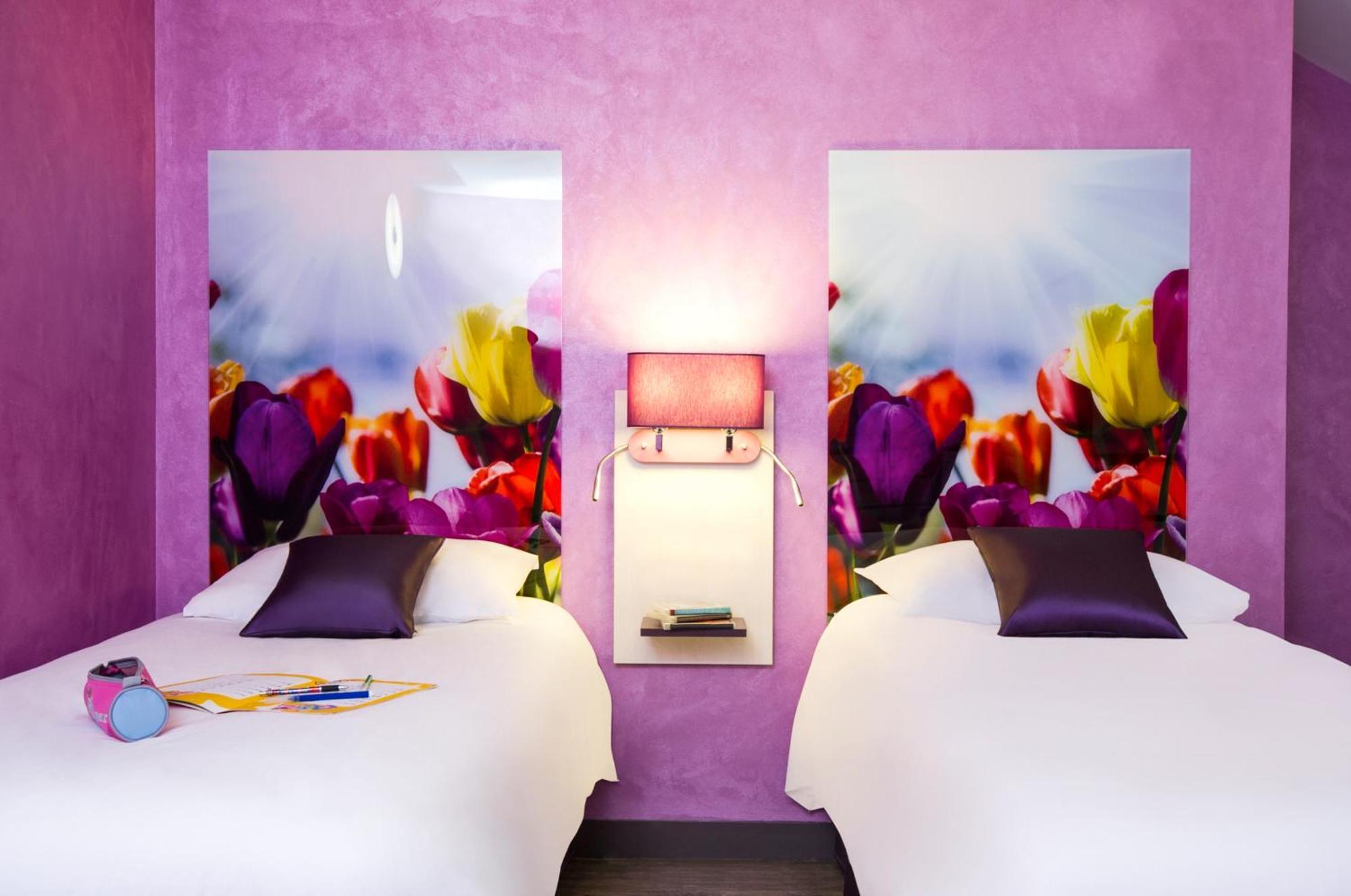 Standard Family Suite with One Double Bed and Twin Beds,1704890686:JPEG