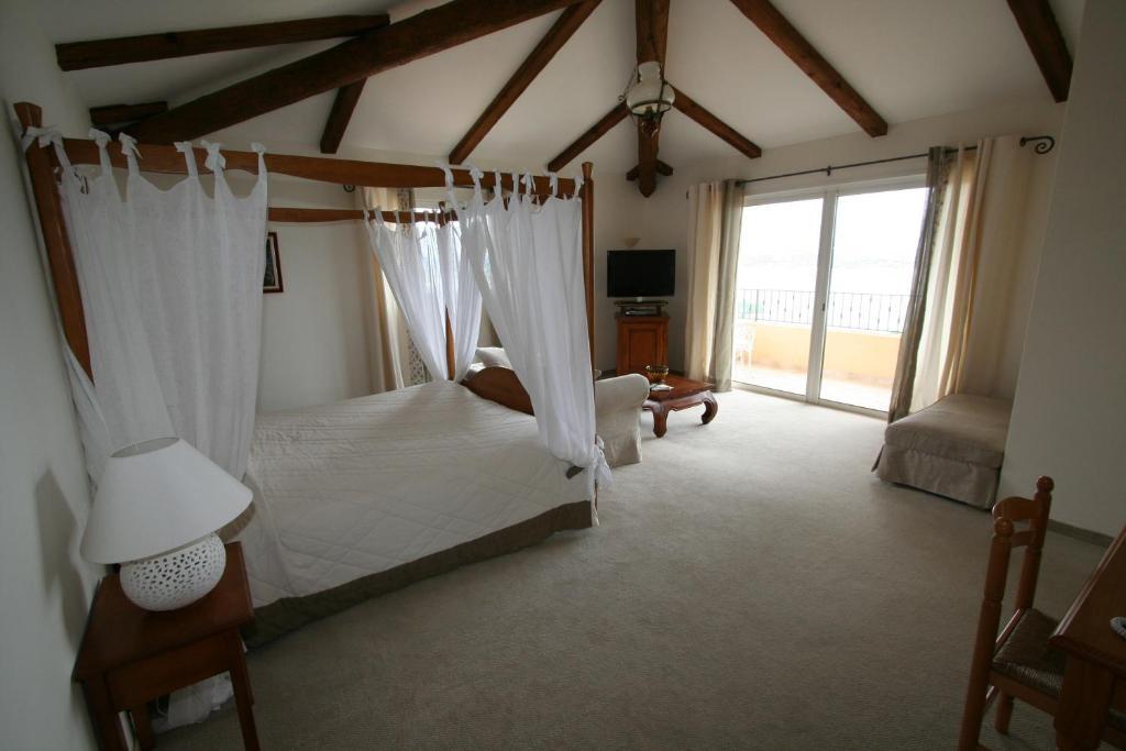 Junior Suite mit Doppel- oder Zweibettzimmer und Meerblick