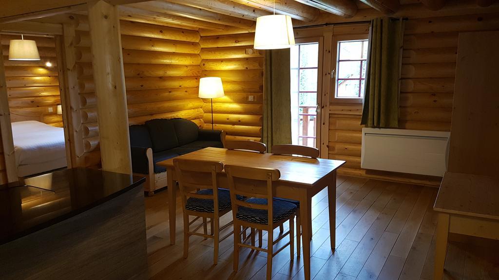One-Bedroom Apartment Balcony,356620291:JPEG