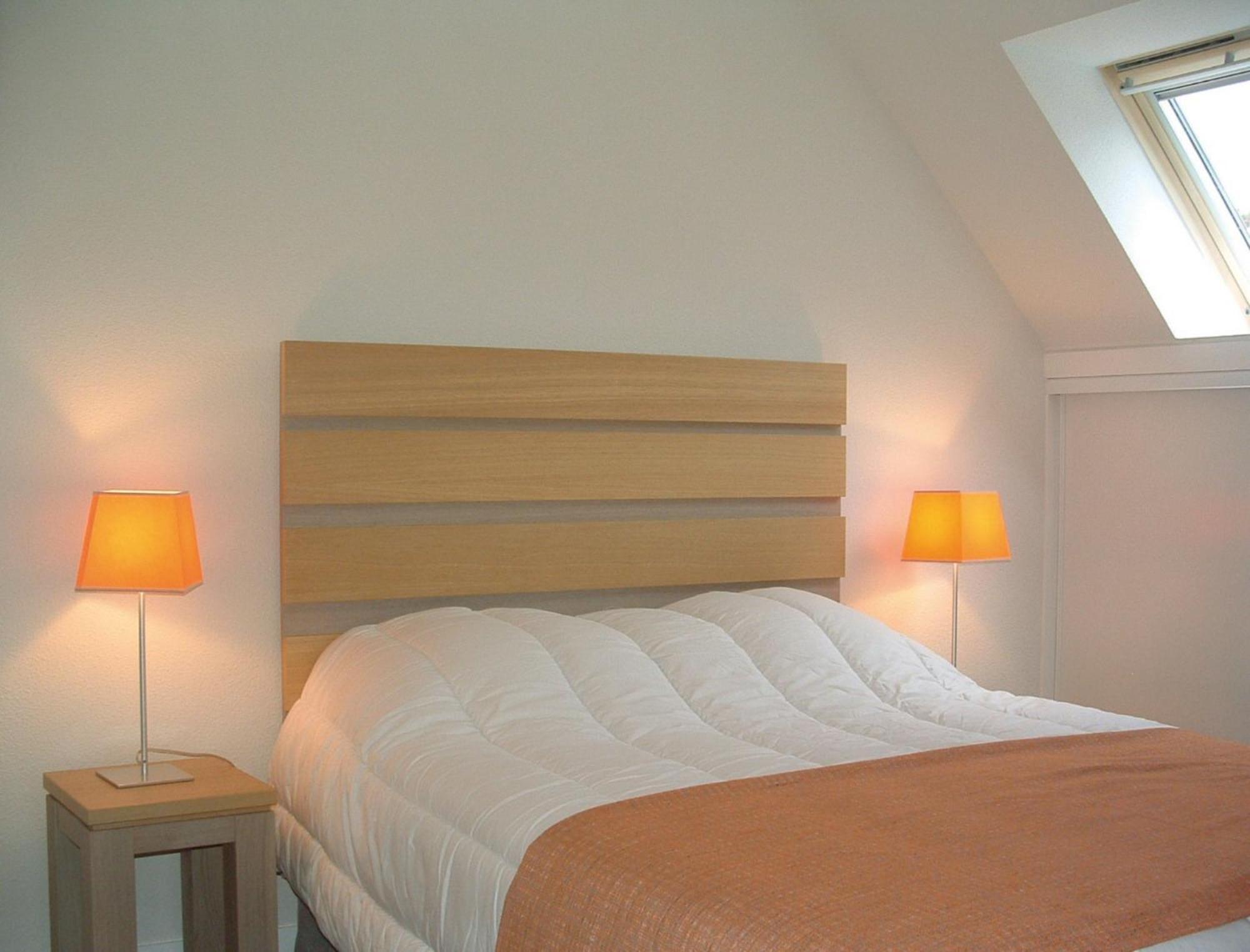 One-Bedroom Apartment with Alcove (5 Adults),686779716:JPEG