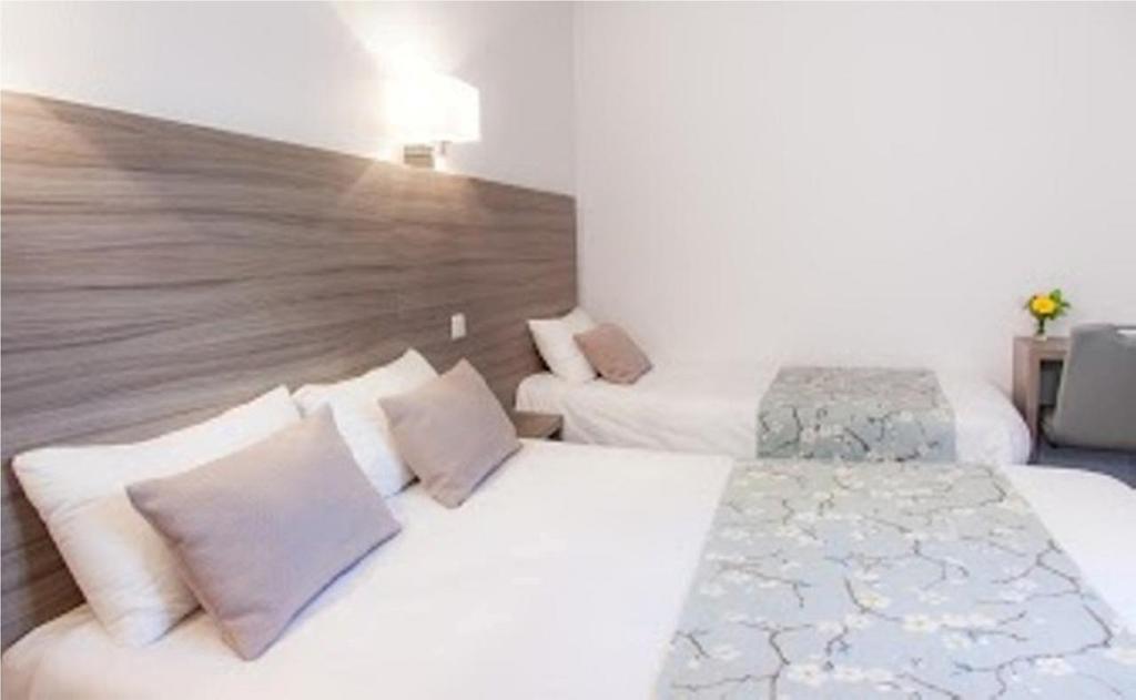 Triple Room (3 Adults),22216740:JPEG