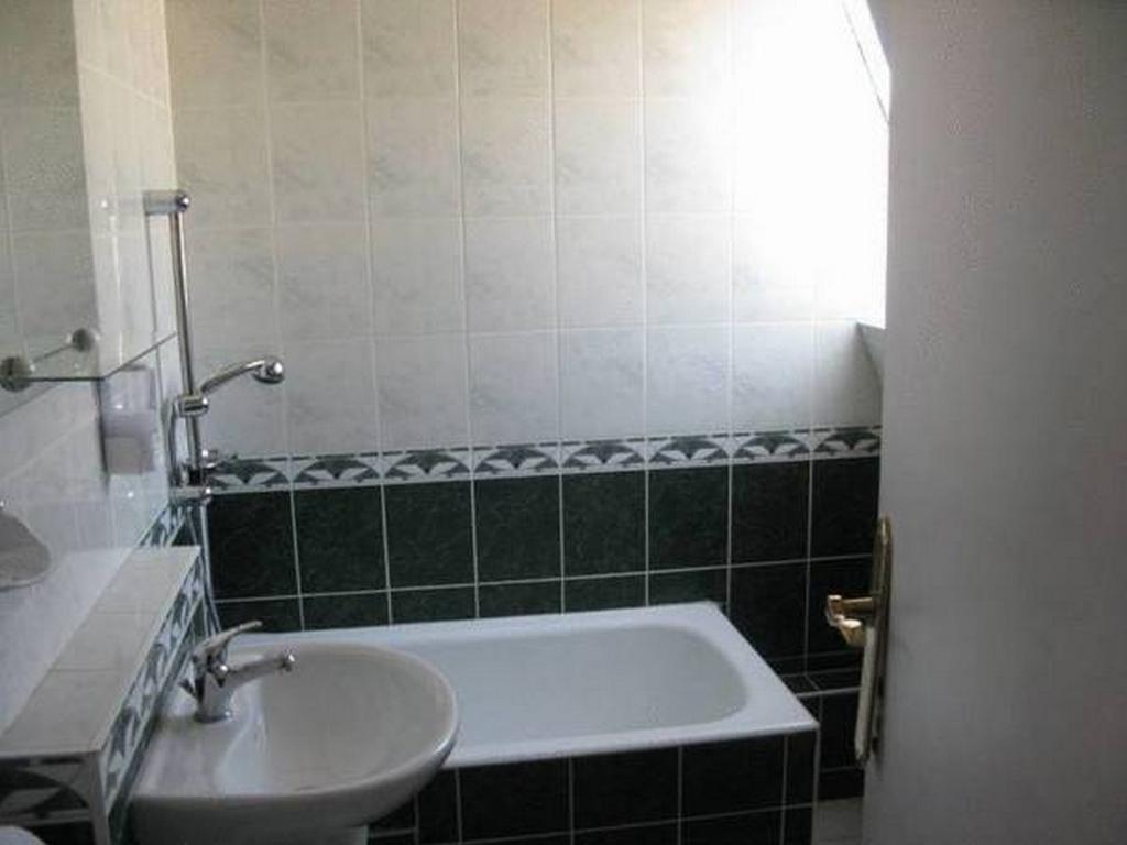 Family Room,994917070:JPEG