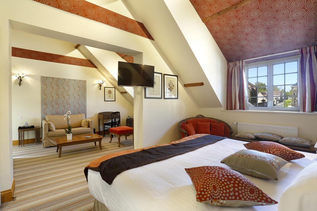 Double Room Signature