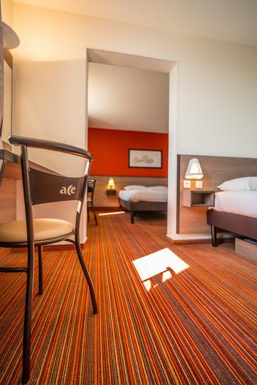 Family Suite (4 Adults + 1 Child),1643774327:JPEG