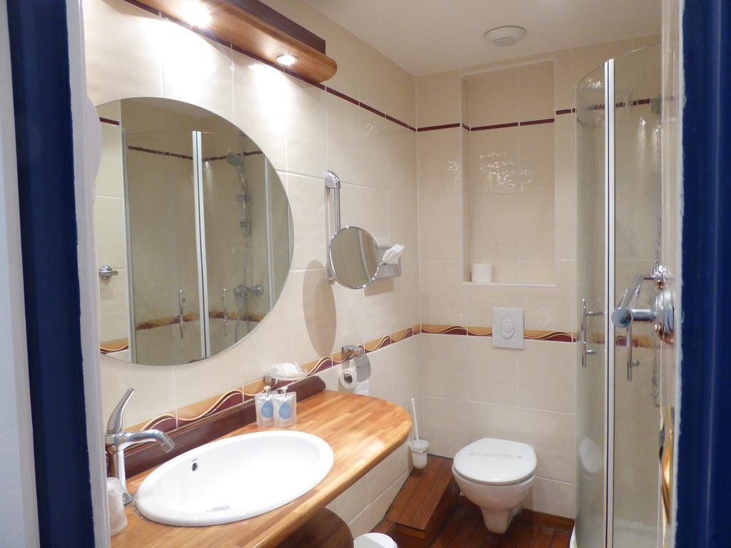 Standard Room with Sea View (2 people)
