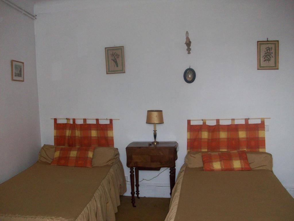 Esclamonde Family Room