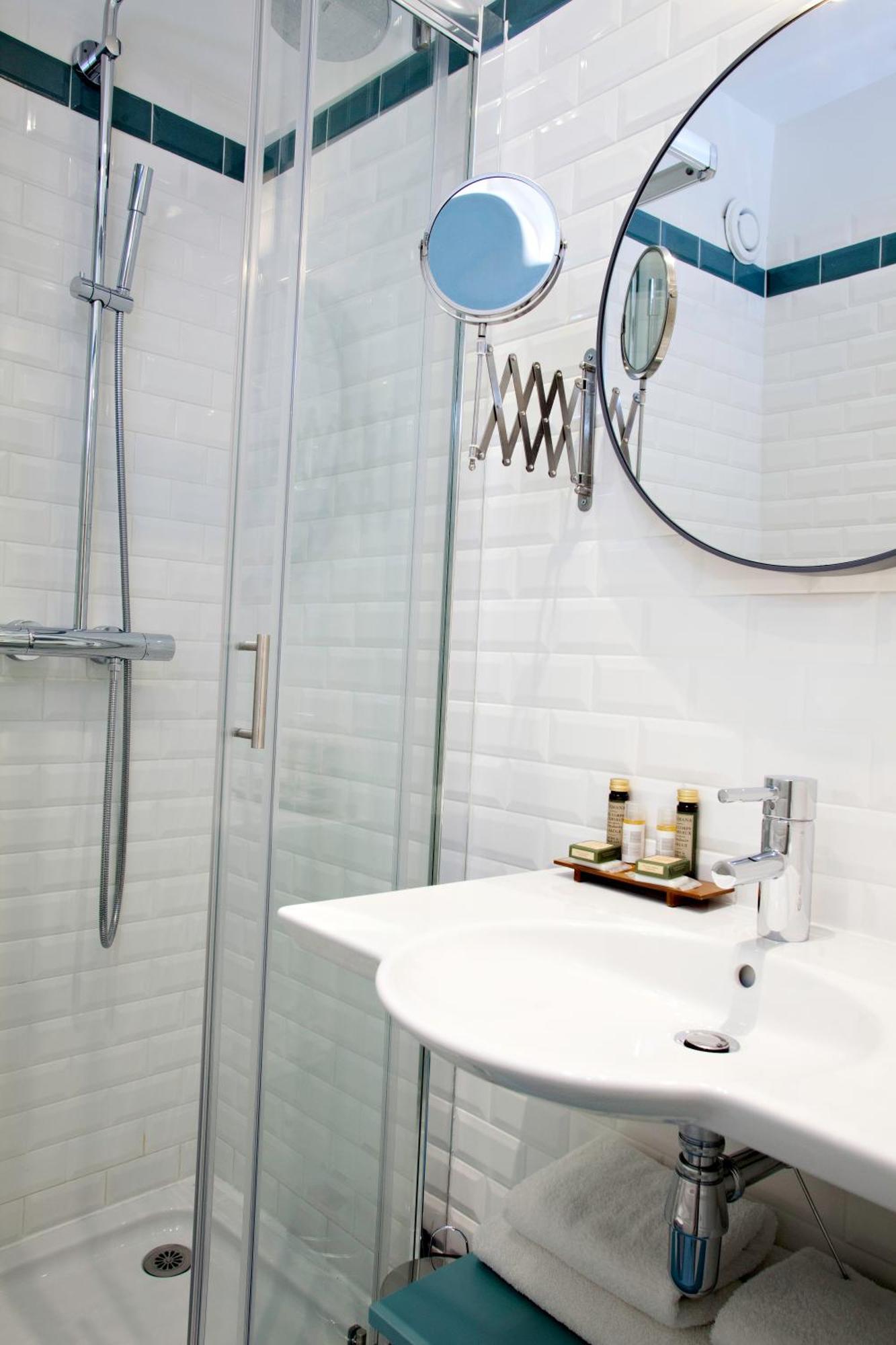 Quarto Comfort com 2 Camas de Solteiro
