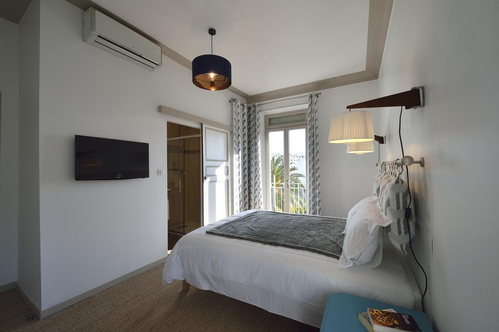 Kamer met Queensize Bed en Balkon