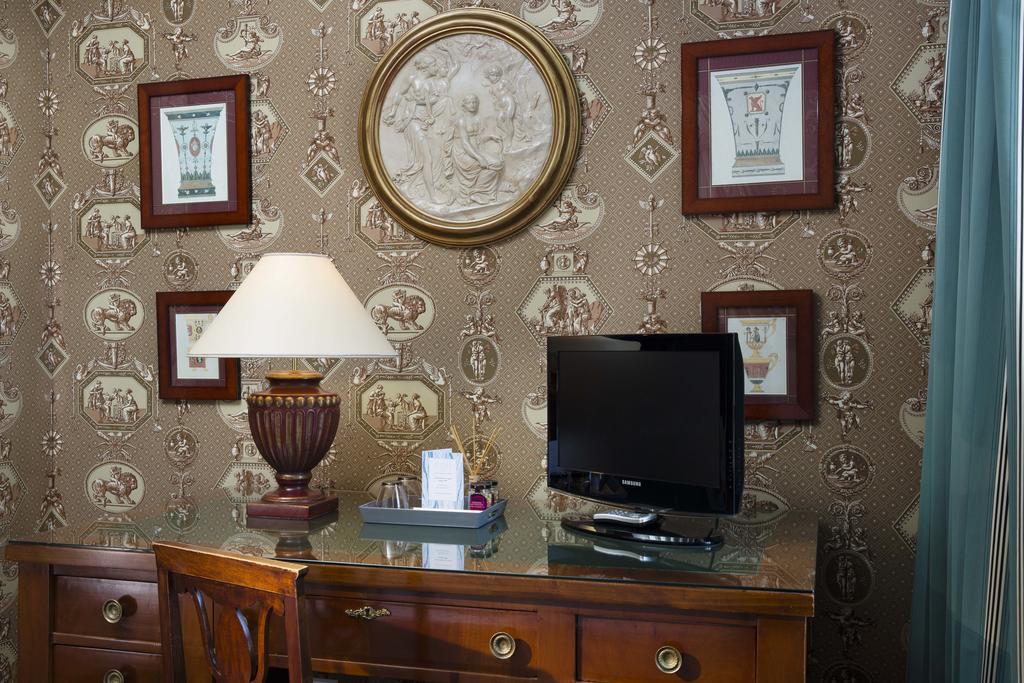 Superior Pantheon Room
