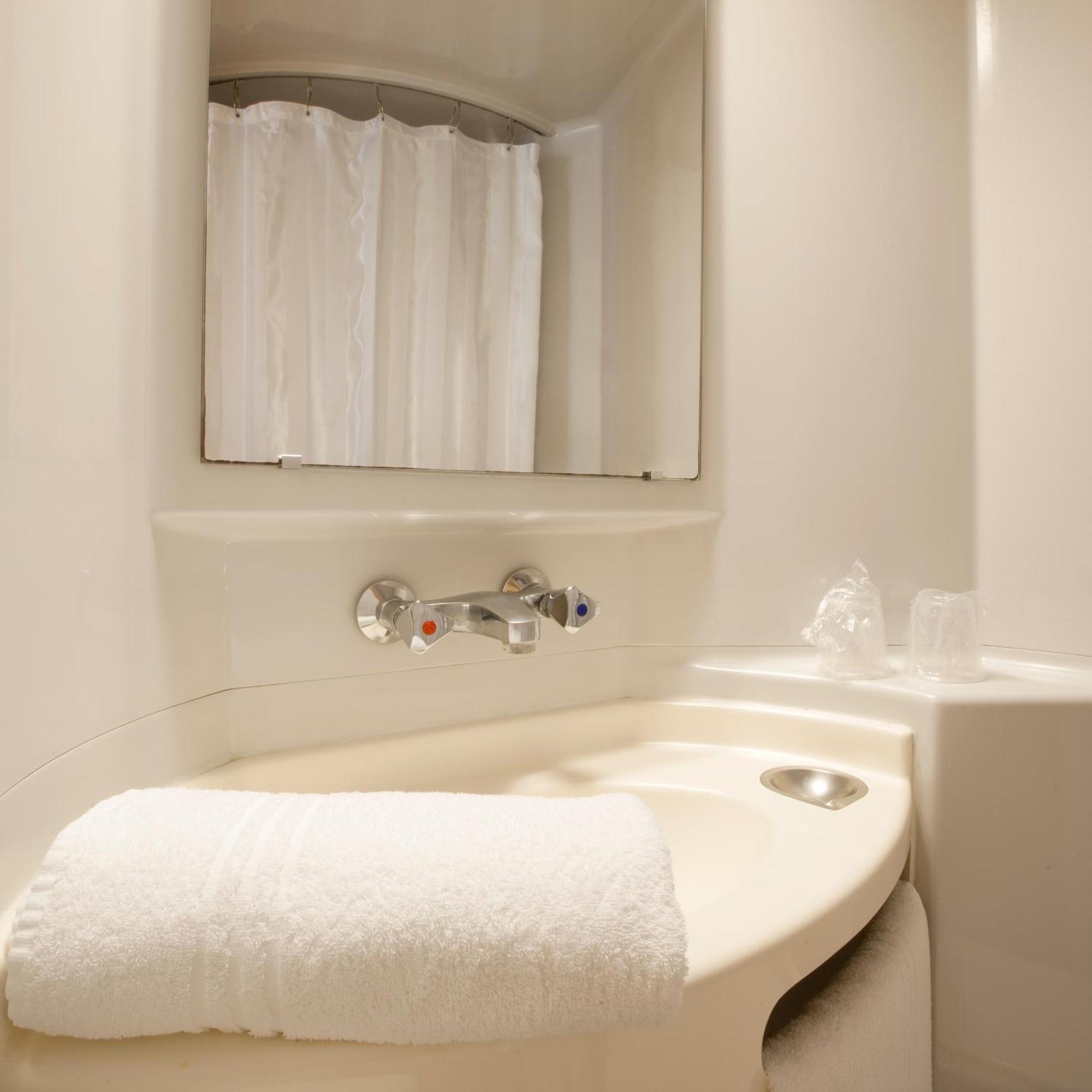 Chambre Triple (1 Lit Double et 1 Lit Simple)