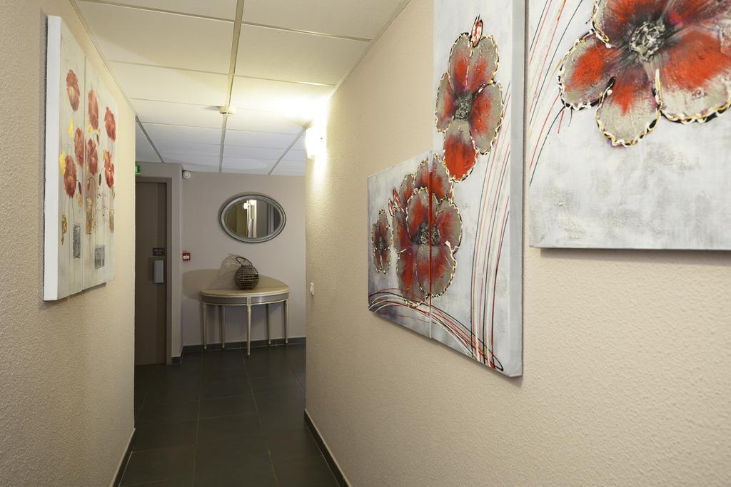 Confort Double Room Court View 1st Floor