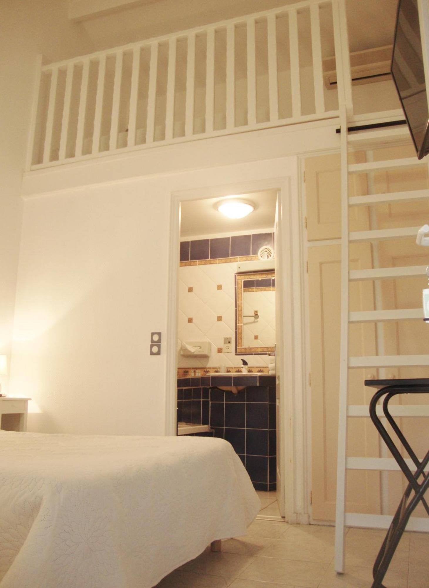 Small room,1498845148:JPEG
