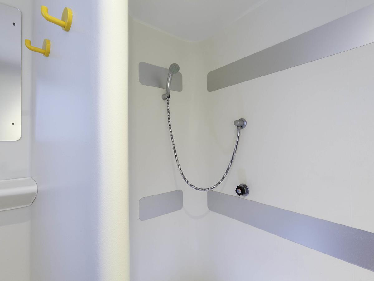Chambre Triple avec Salle de Bains Commune