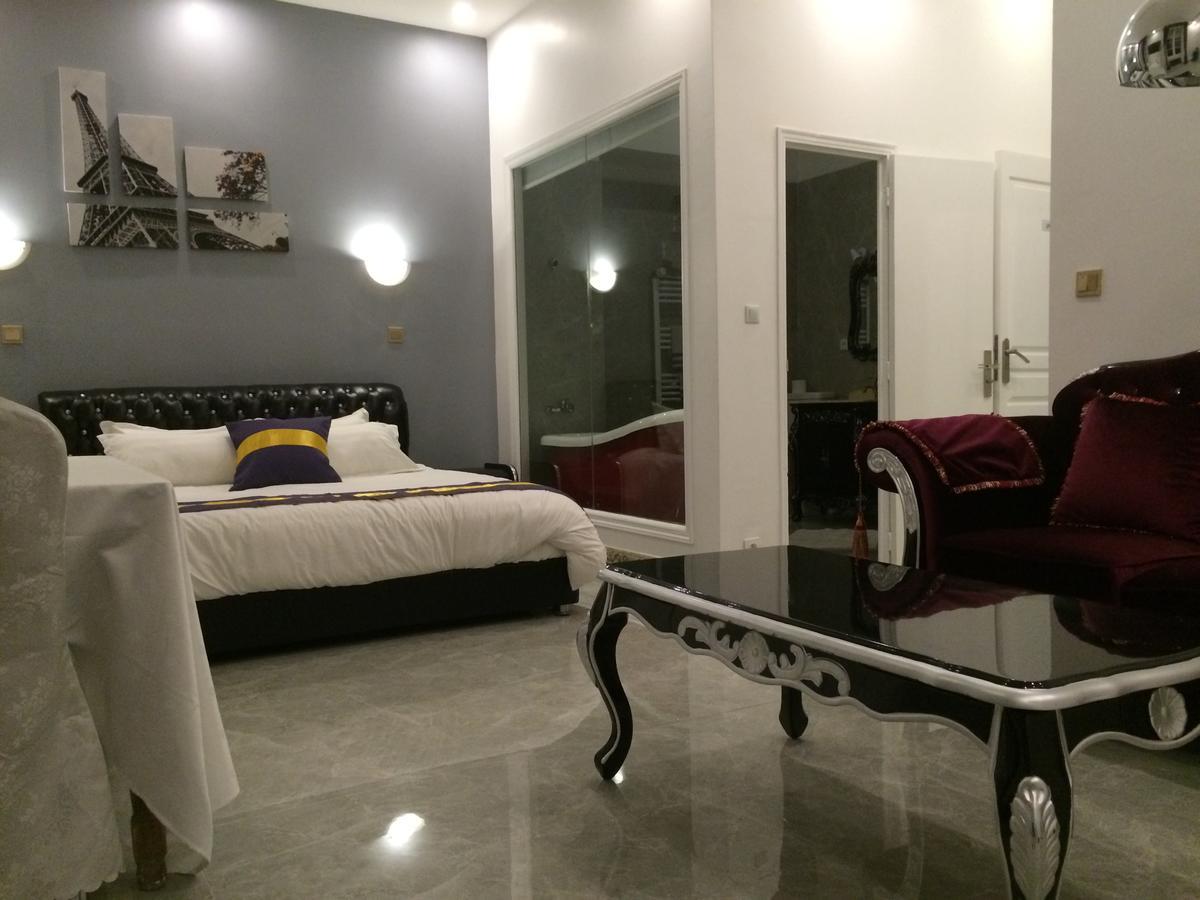 Deluxe 5 stars Suite