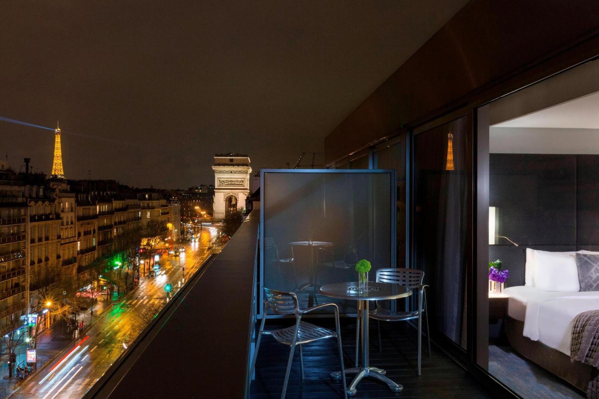 Paris Sky View Terrace Room with Breakfast and Eiffel Tower View