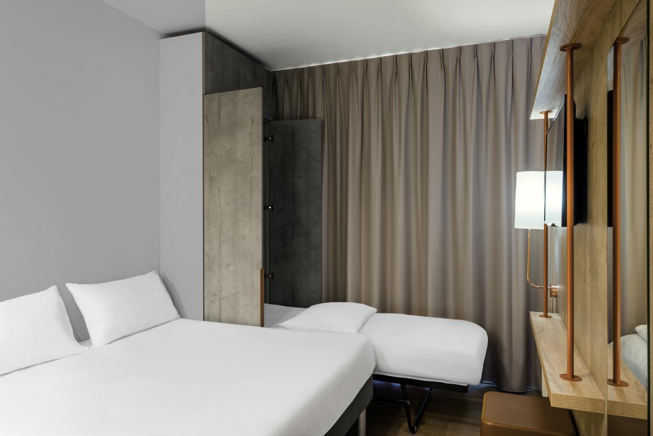 Triple Room with Large Double Bed and Foldable Bed (3 Adults),587079702:JPEG