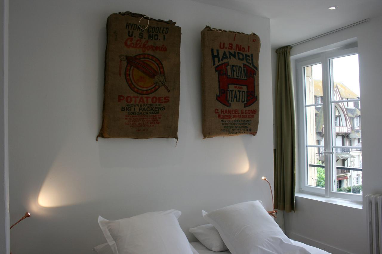 Chambre Double - Vue Partielle sur Mer.