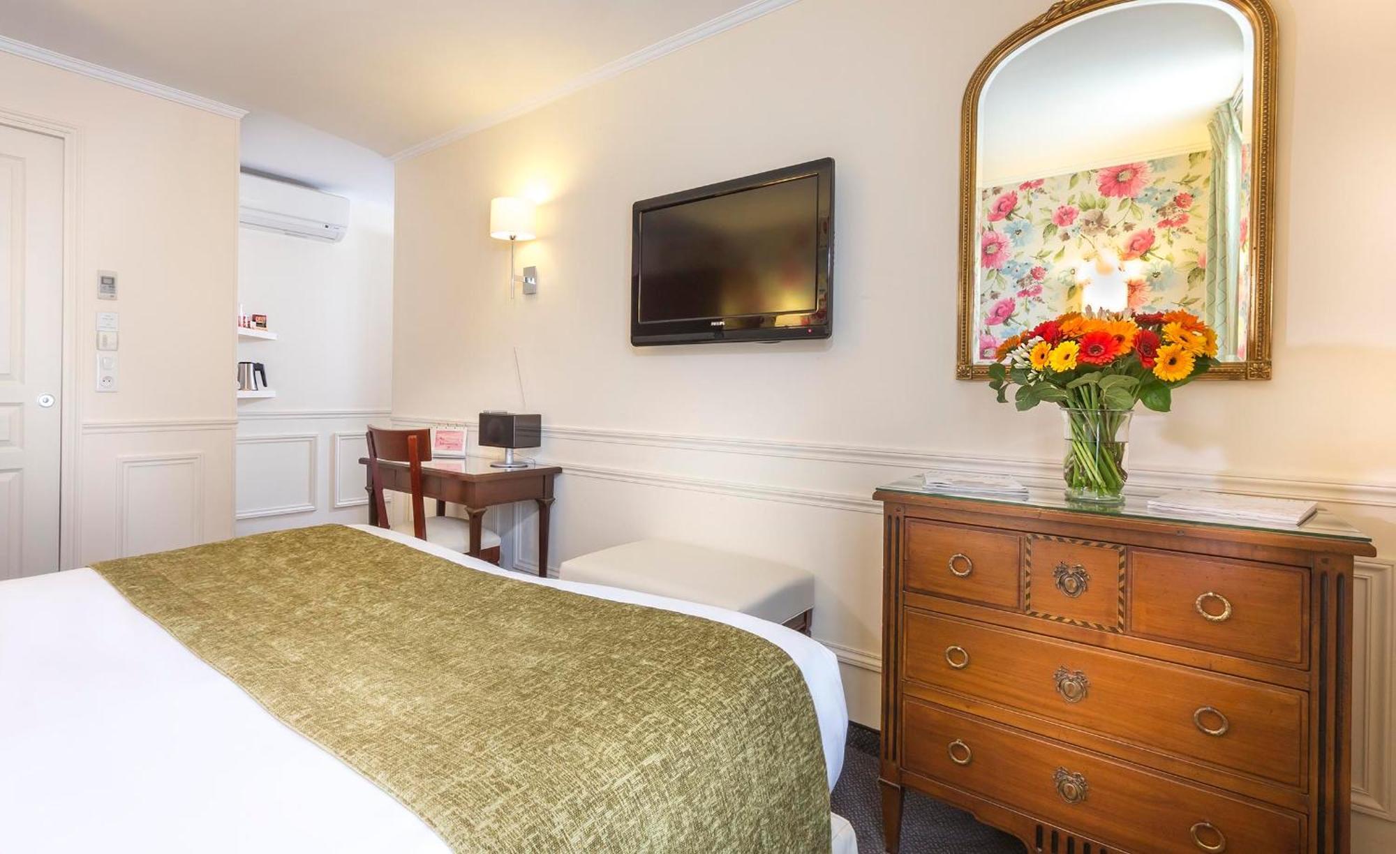 Two Adjoining Double Rooms,604715820:JPEG