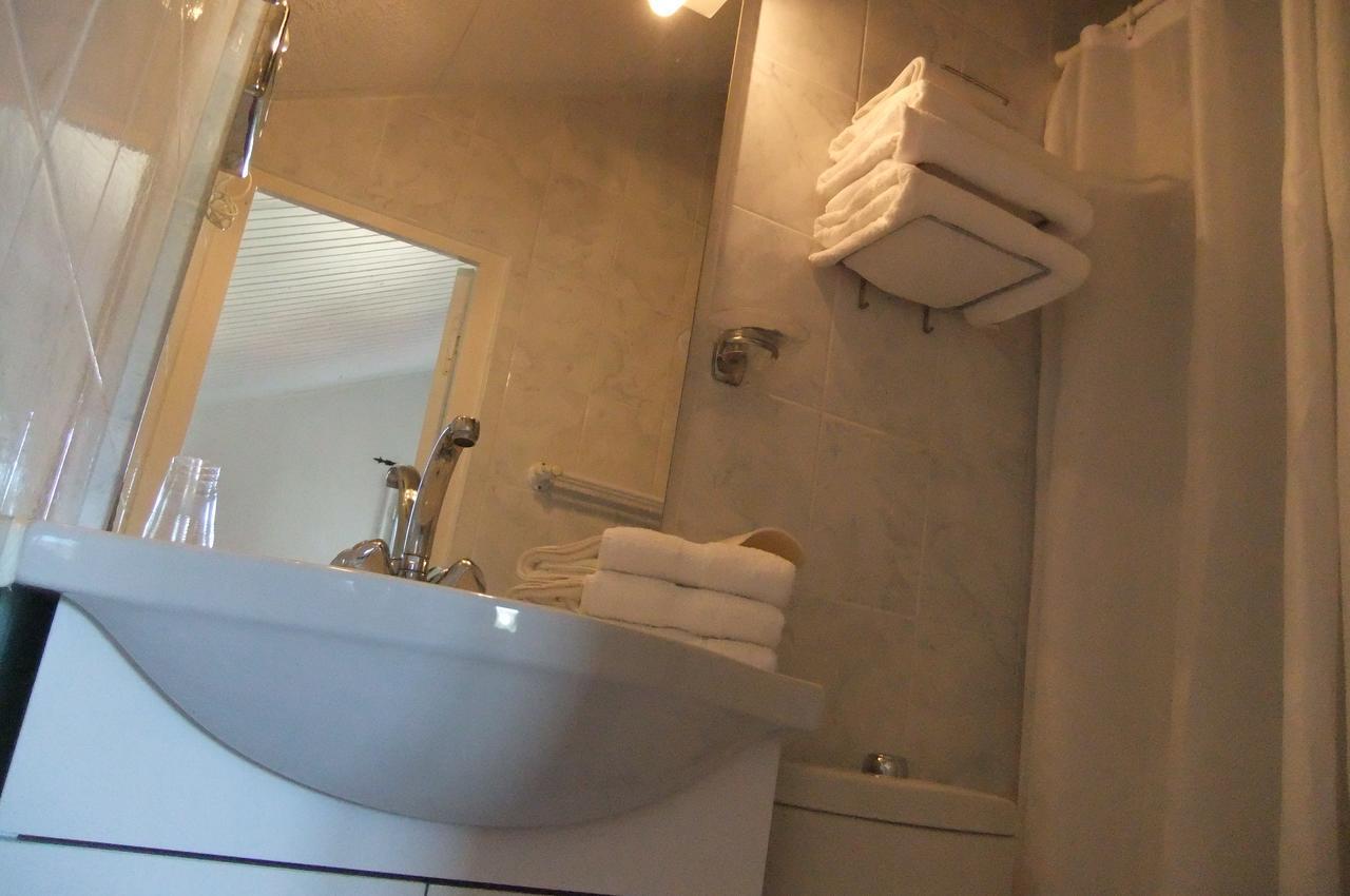 Double Room,613111965:JPEG