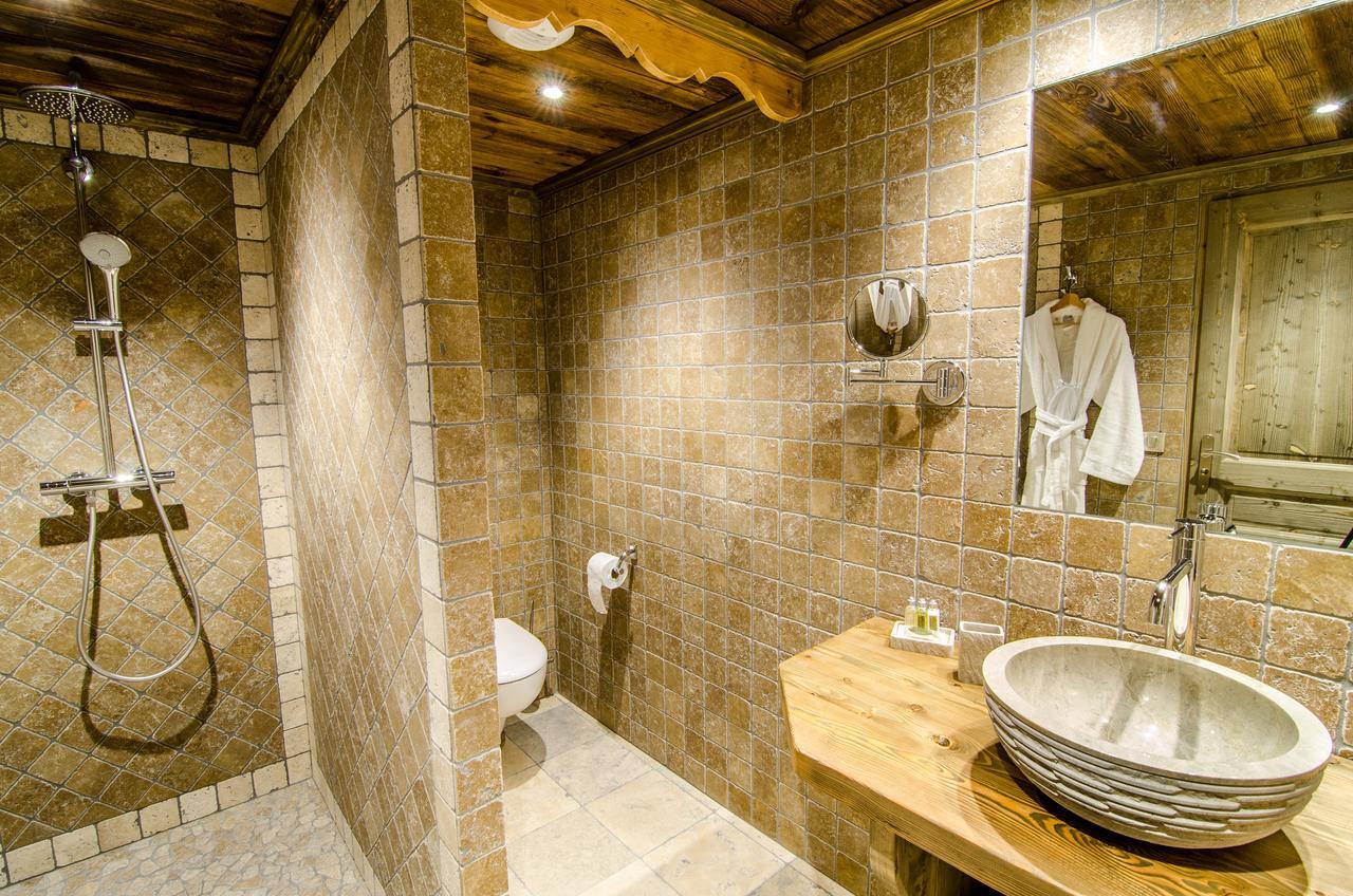 Double or Twin Room Private External Bathroom,615080485:JPEG