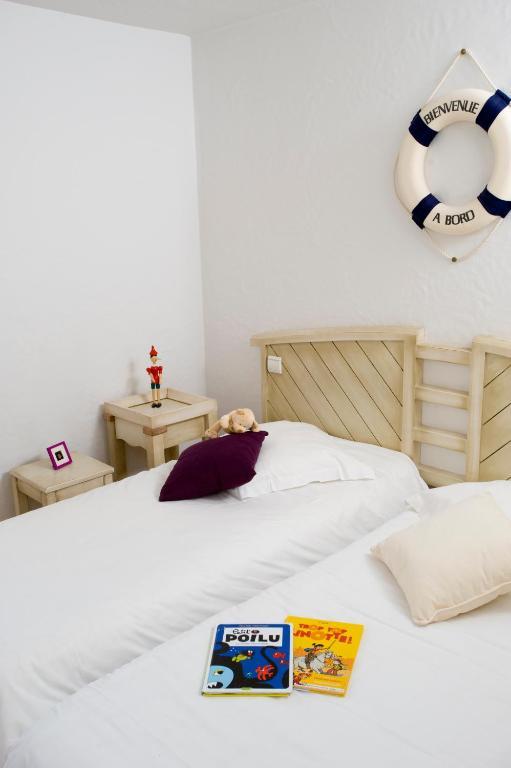Standard Four-Room Apartment with Sea View (8 People)