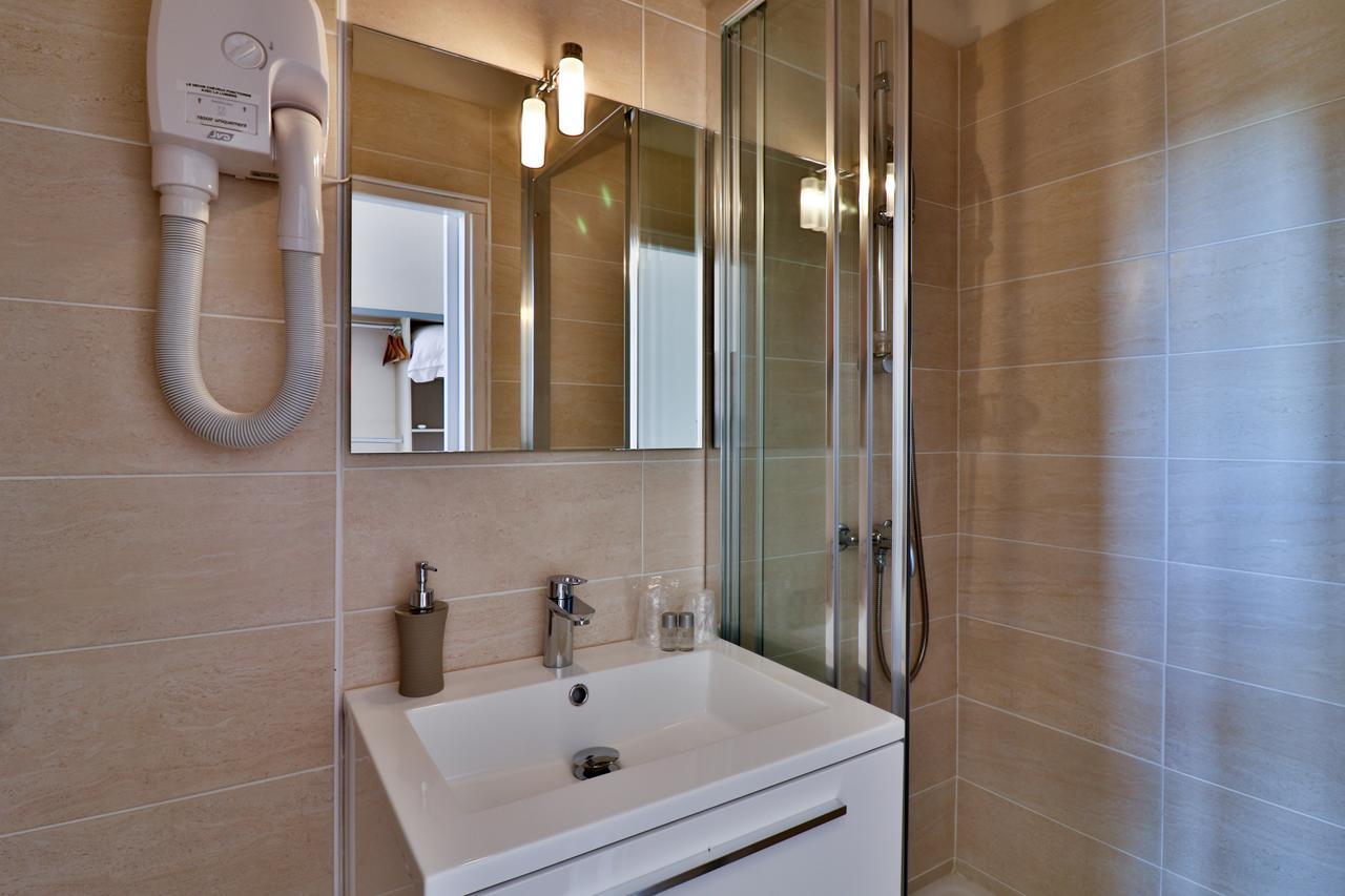 Chambre Triple avec Terrasse