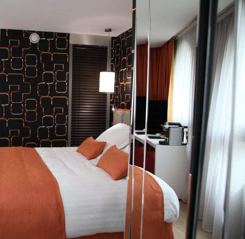 Deluxe Queen Room