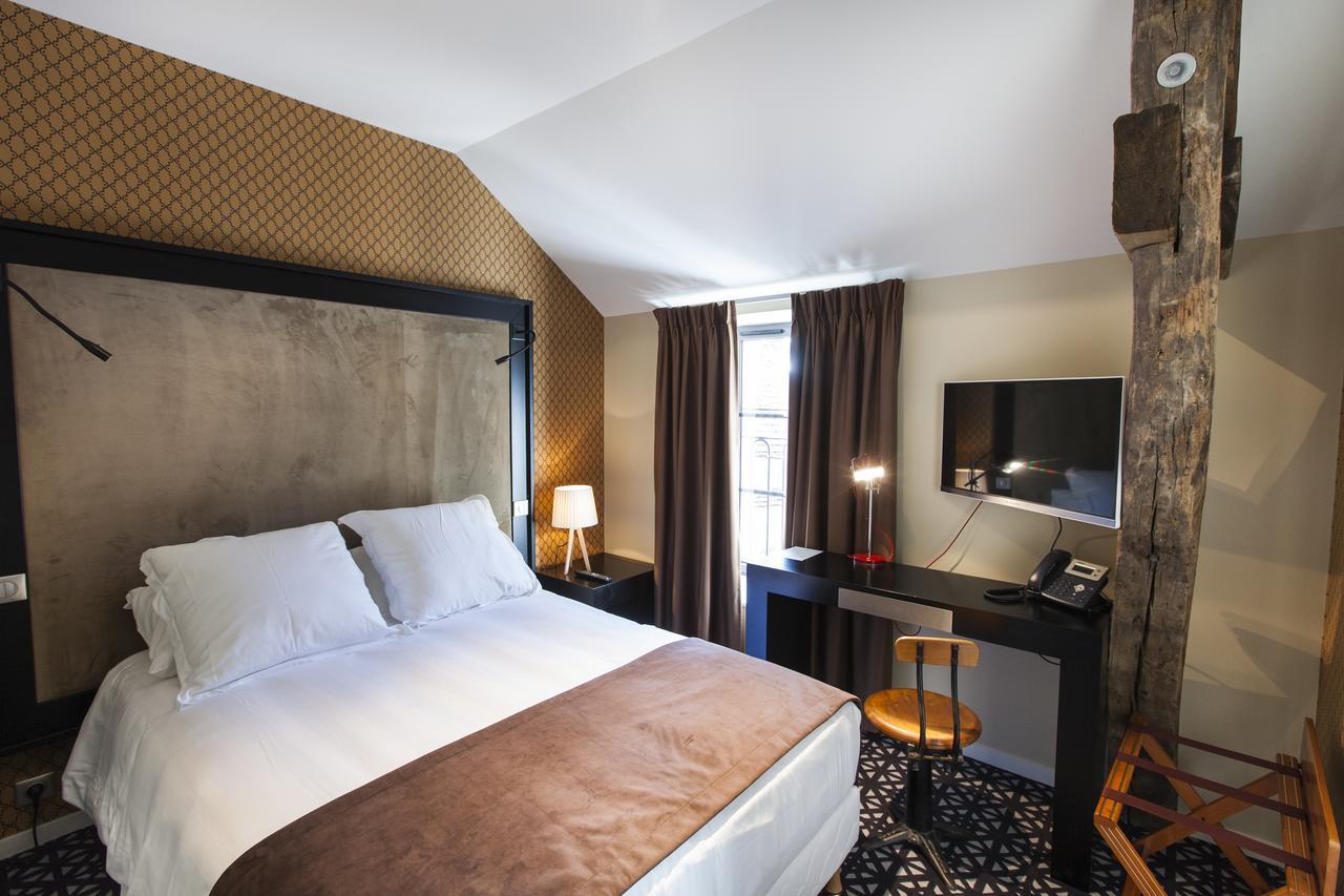 Small Double Room,639968646:JPEG
