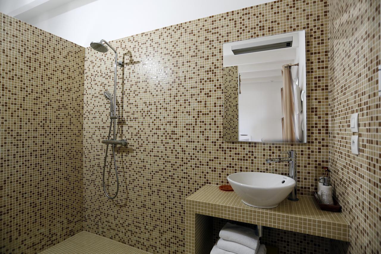 Chambre Double - Vue sur Piscine