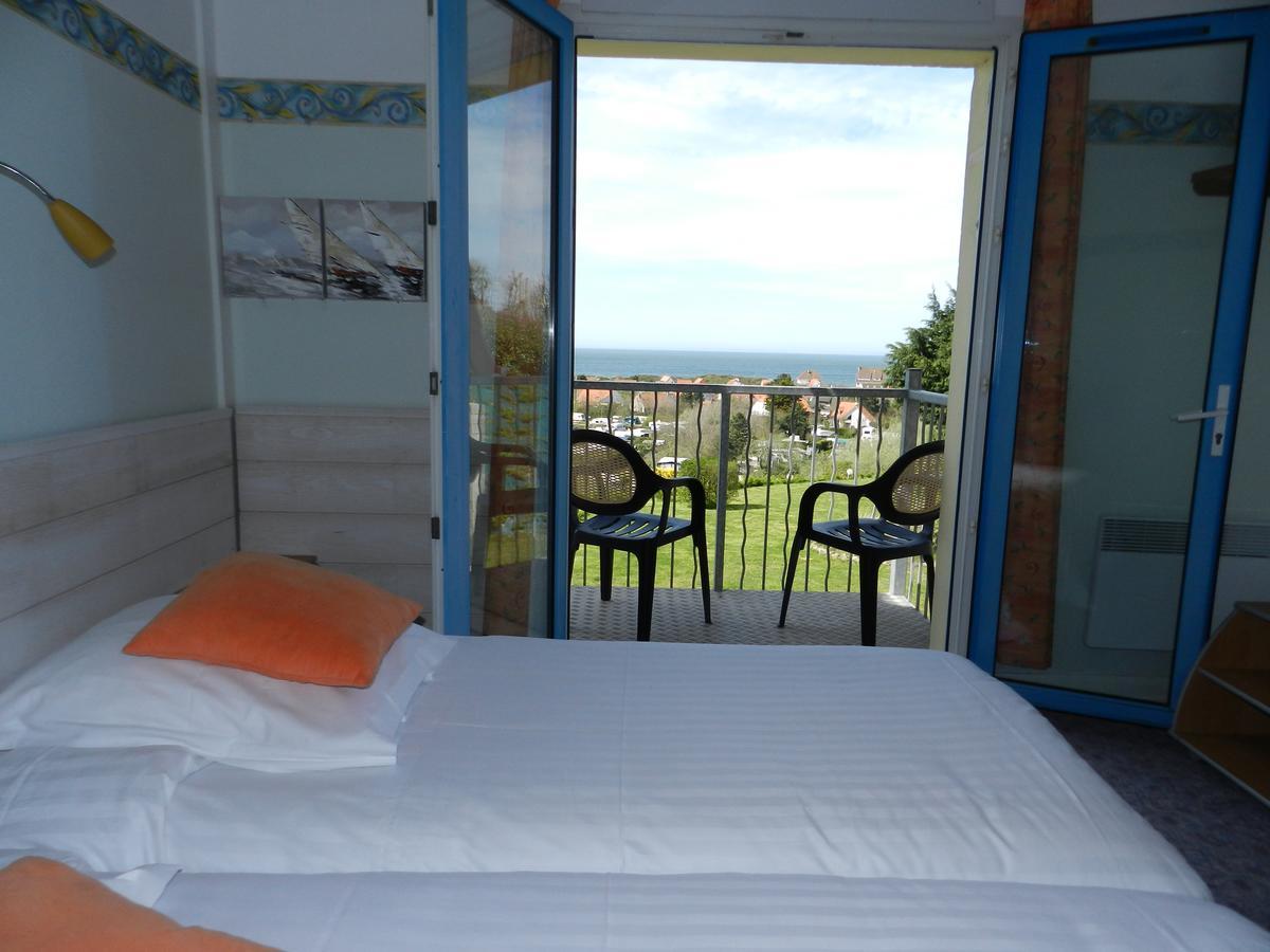 Double Room with Balcony and Sea View,643942164:JPEG