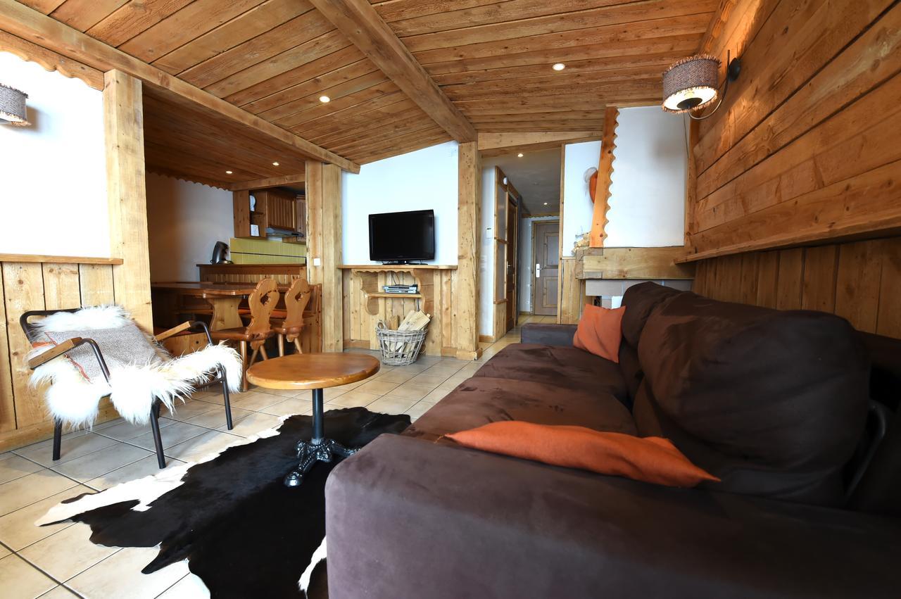 Three-Bedroom Apartment,644315940:JPEG