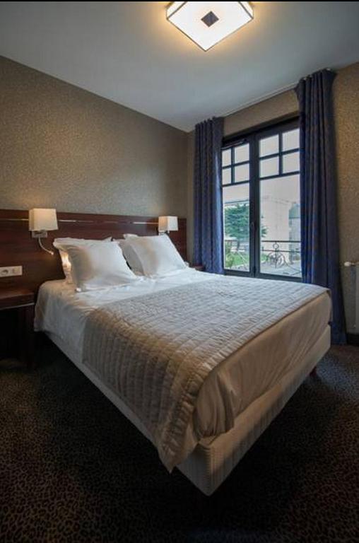 Double Room City-Side