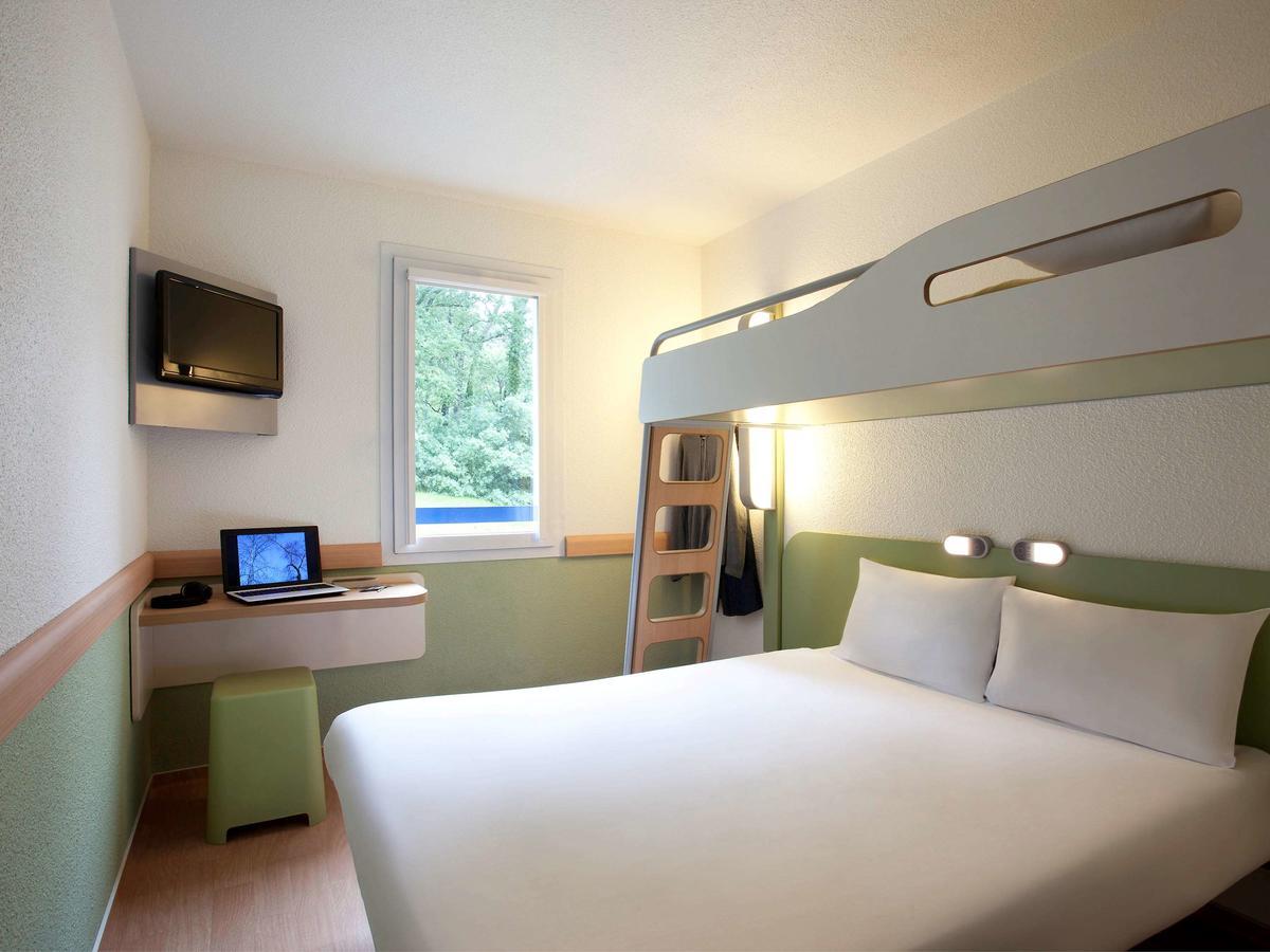 Triple Room One Double Bed One Bunk Bed