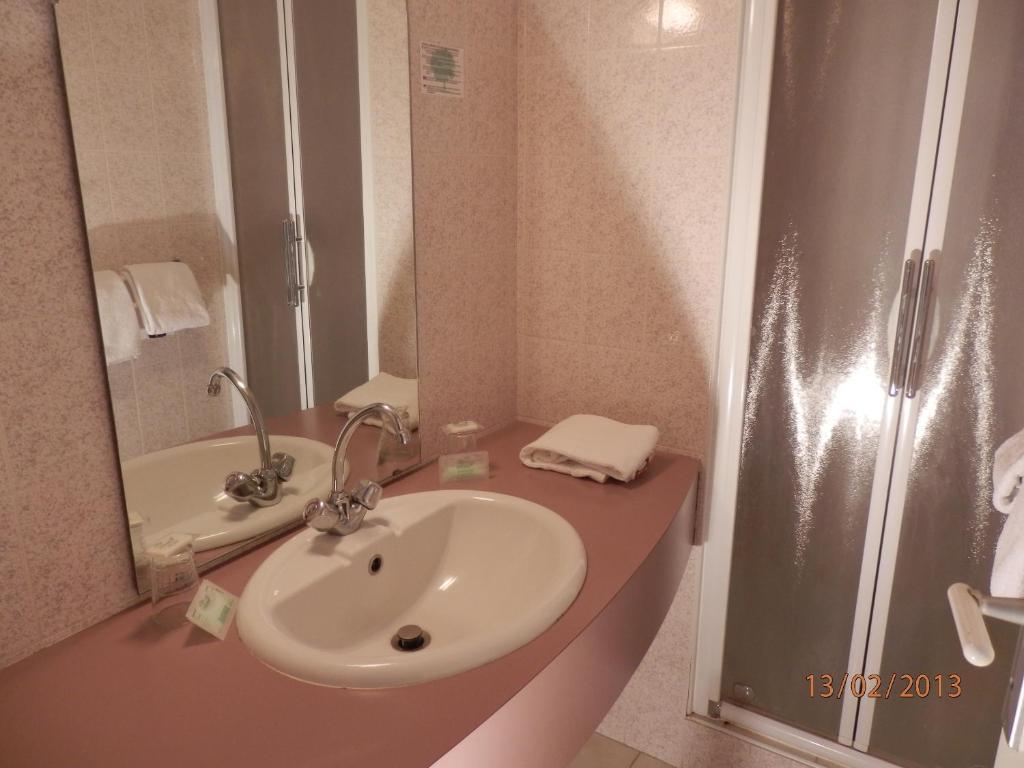Single Room,1215082915:JPEG