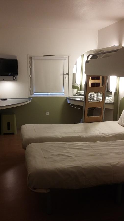 Triple Room,649025643:JPEG