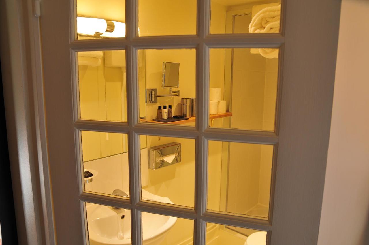 Double Room 206 14m²