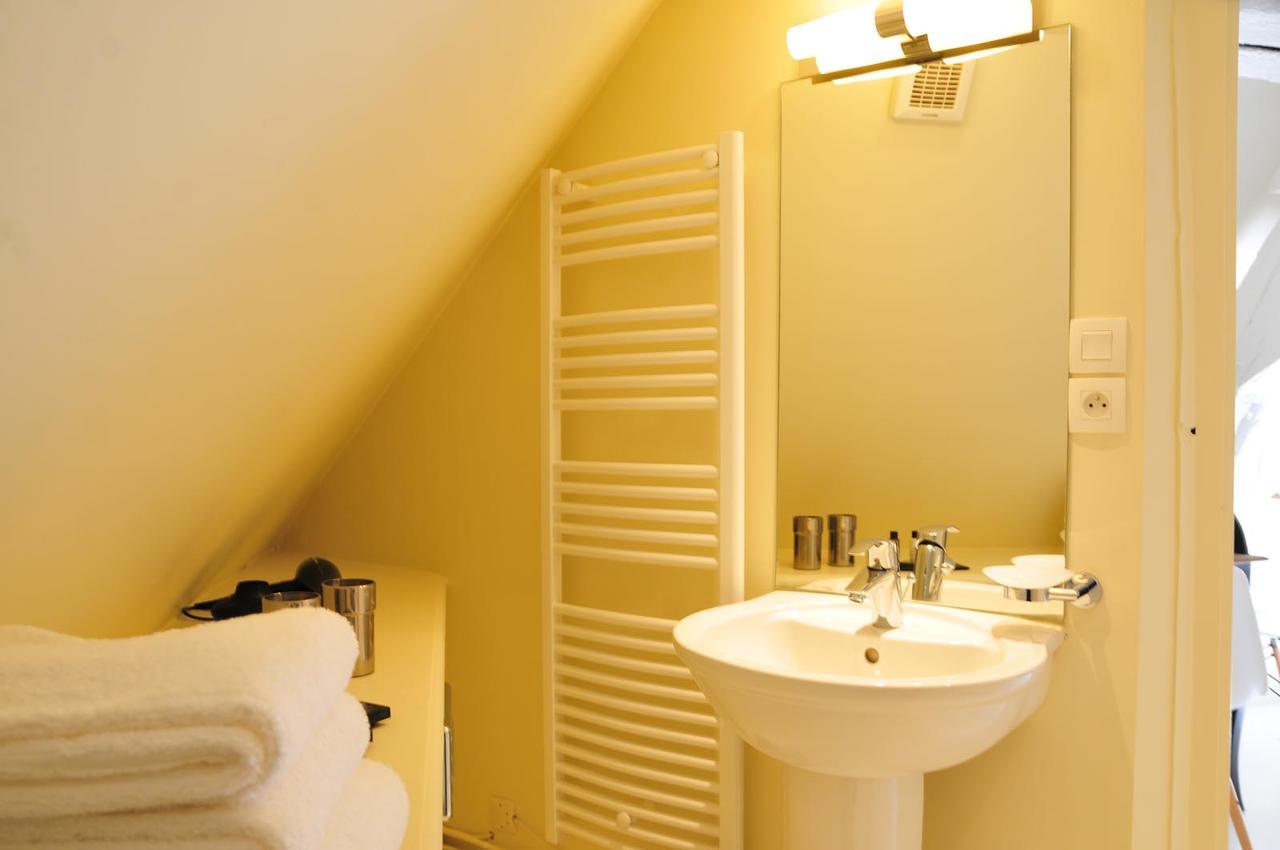 Double Room 203 19m²