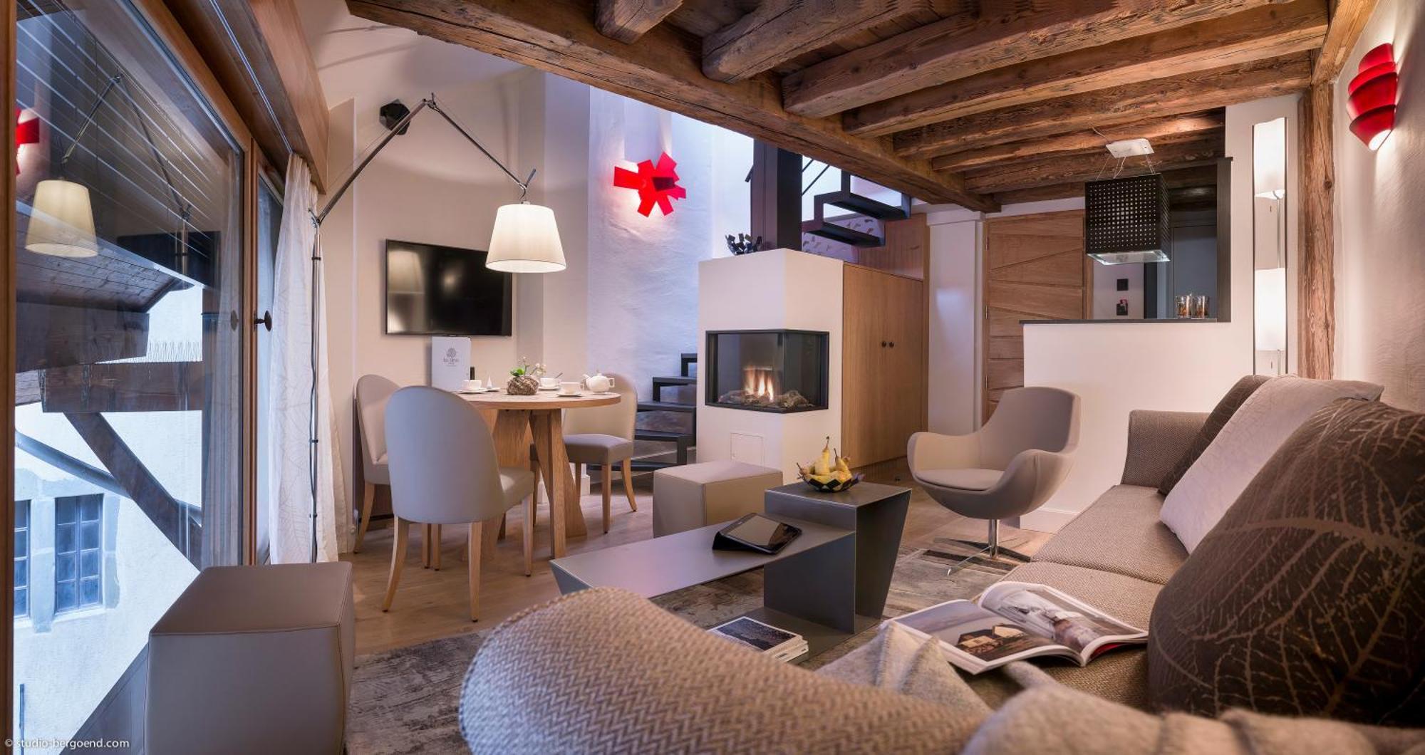 Deluxe Duplex Apartment with Fireplace and Spa Shower,673629645:JPEG