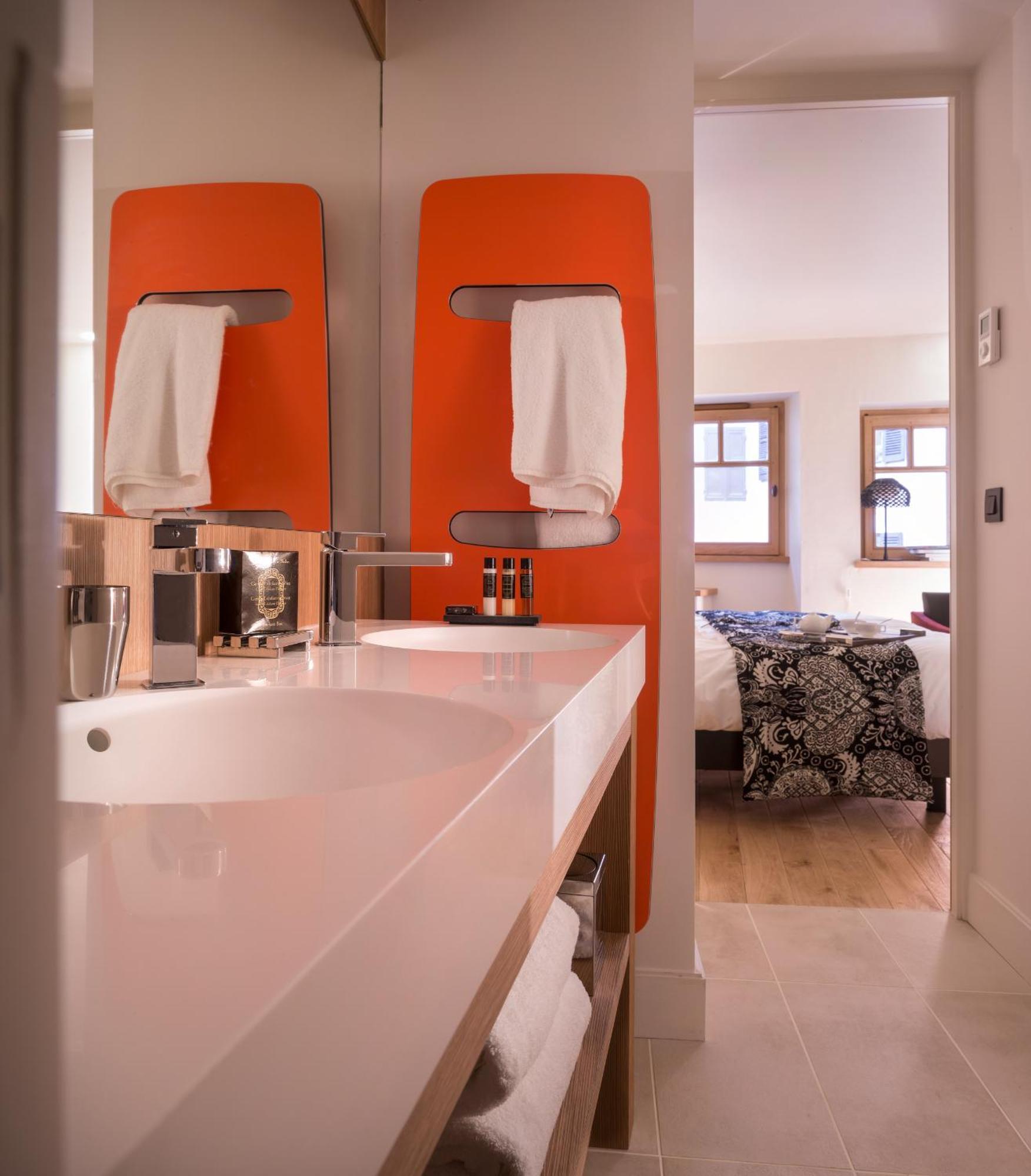 Duplex Apartment Fireplace Spa Shower