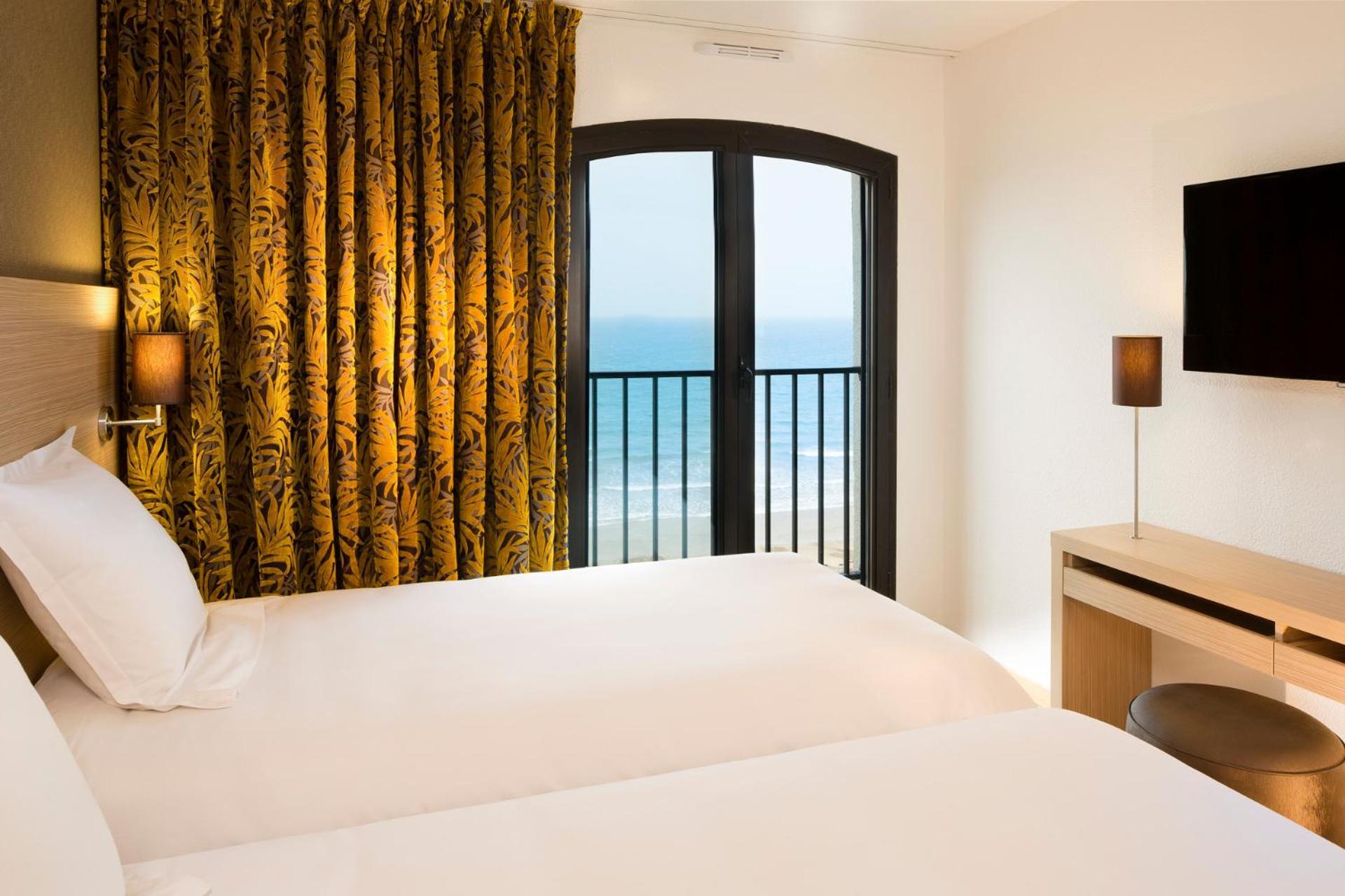 Deluxe Double Room with Sea View,680133933:JPEG