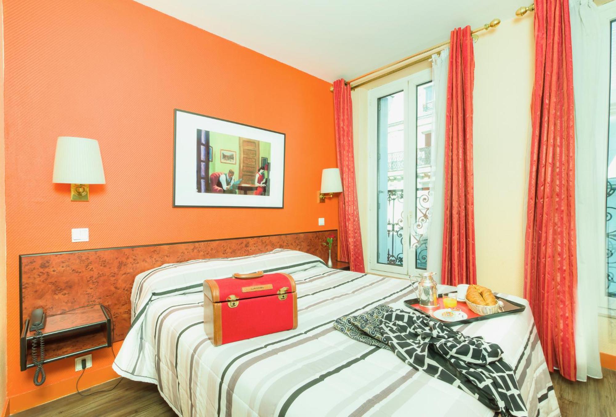 Double Room with Private Bathroom,683968122:JPEG